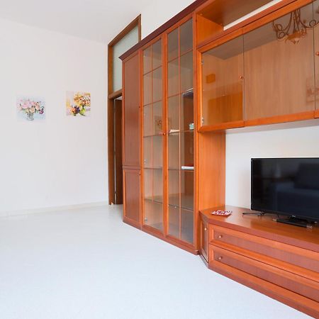 Bright Apartment Near The Sea With Parking Salerno Exterior photo