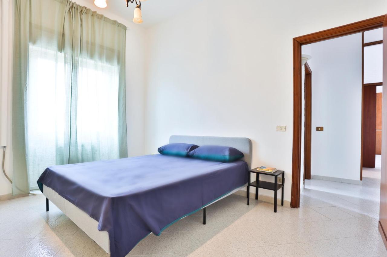 Bright Apartment Near The Sea With Parking Salerno Exterior photo