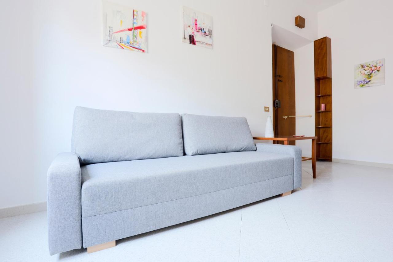 Bright Apartment Near The Sea With Parking Salerno Exterior photo